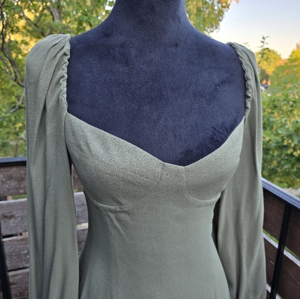 Aritzia Wilfred Novella Elegant Sage Long-Sleeve Dress - Picture 7 of 13